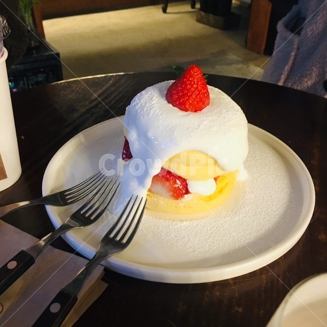 수플레,수플레팬케이크,딸기수플레,디저트,딸기,생크림