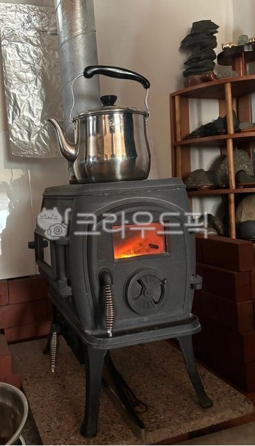 난로,주전자,겨울,겨울난로,장작난로