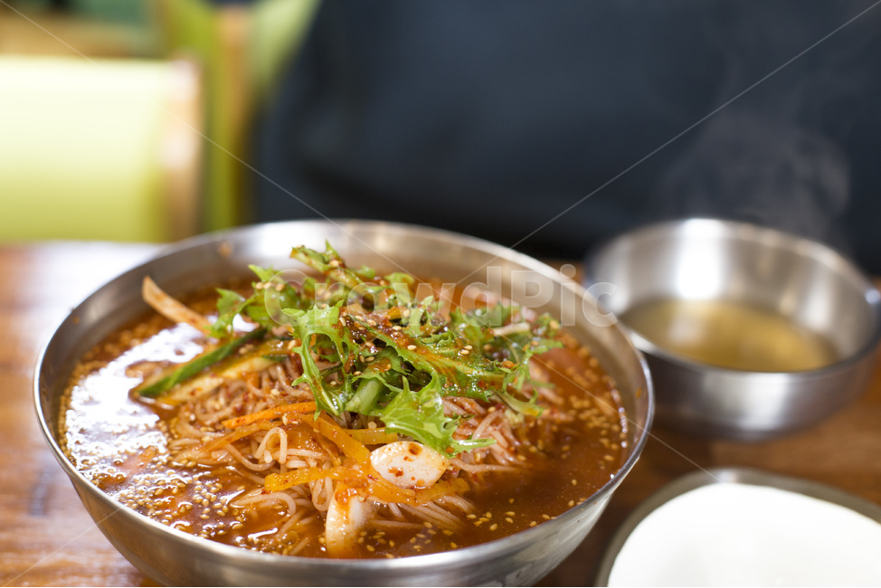 국수,국시,비빔국수,국물,음식,면,면요리,한식,면류,깨,야채,고추장,소스,양념,비빔면,음식,식재료,요리,food,cook,meal,dishes,food reserves,면류,면요리,noodles,한식,한국음식,한국요리,korean food,korean dishes,korean meal,korean cook