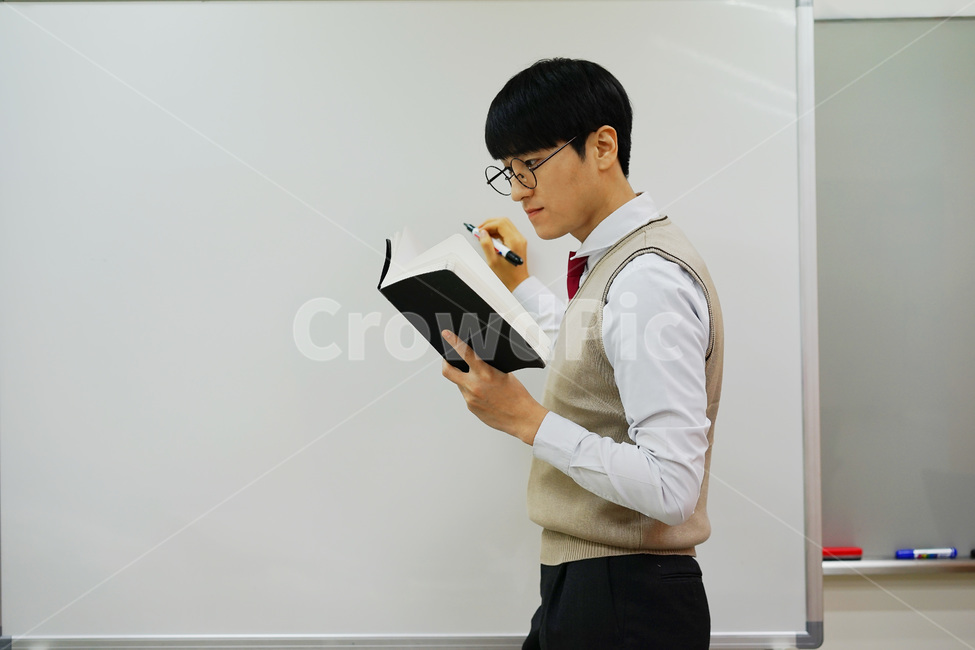 수능,교육,학생,교복,시험,강의,수업,고등학생,고3,남고생,남자고등학생,남고,수능시험,기말고사,중간고사,모의고사,exam,quiz,test,학업,공부,남자,남학생,사람,인물,인간,human,person,얼굴표정,facialexpression,face,남성,man,male,학교,education,learning,study,schoo,사람,인물,인간,human,person,남성,남자,man,male,교육,학교,공부,education,learning,study,school