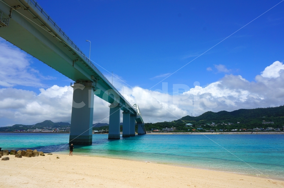 오키나와,Okinawa,바다,푸른,에메랄드,sea,일본,여행,맑은,파란,여유,행복,자연,풍경,nature,landscape,해변,바다,beach,sea,해외,외국,세계,foreign,oversea,world,세계자연풍경,해외자연풍경,외국자연풍경,world nature landscape,outdoors,옥외,water,물,ocean,대양,shoreline,해안선