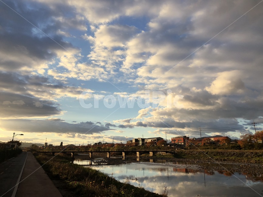 자연,nature,하늘,sky,구름,강,강가,아침,river,cloud,물,water