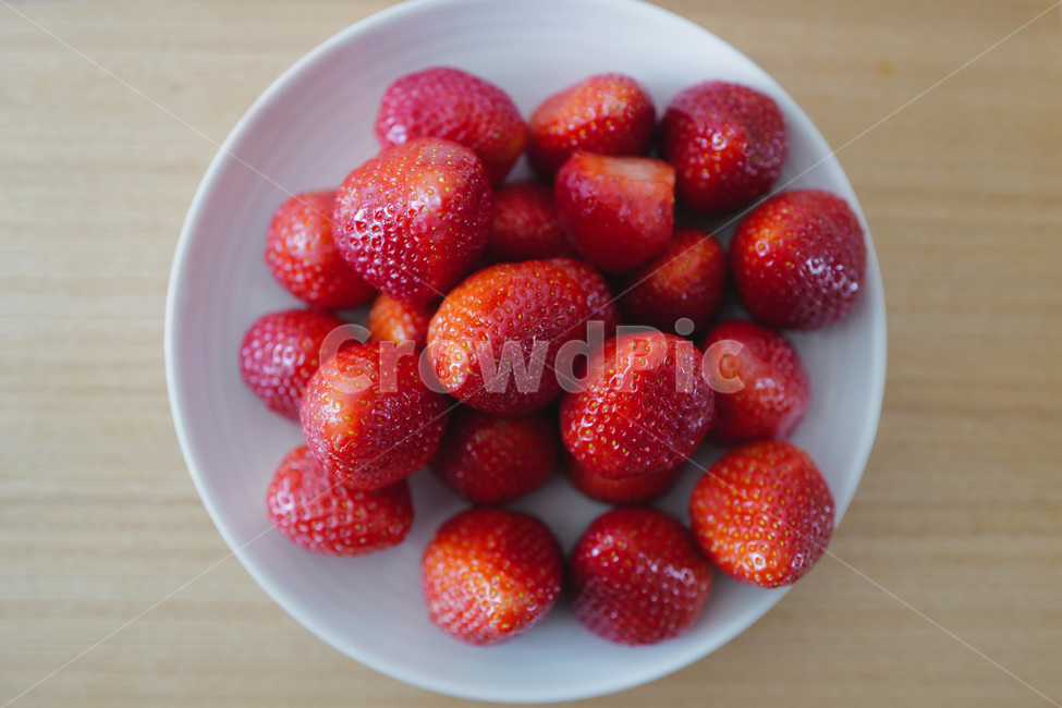 strawberry,딸기,food,음식,fruit,과일,흰접시,후식,dessert,음식,식재료,요리,food,cook,meal,dishes,food reserves,과일,열매,fruit