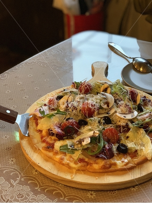 피자,샐러드피자,루꼴라피자,저녁,식당,레스토랑,pizza,dinner,food,음식,음식,식재료,요리,food,cook,meal,dishes,food reserves,양식,서양음식,서양요리,western food,western dishes,western meal,western cook