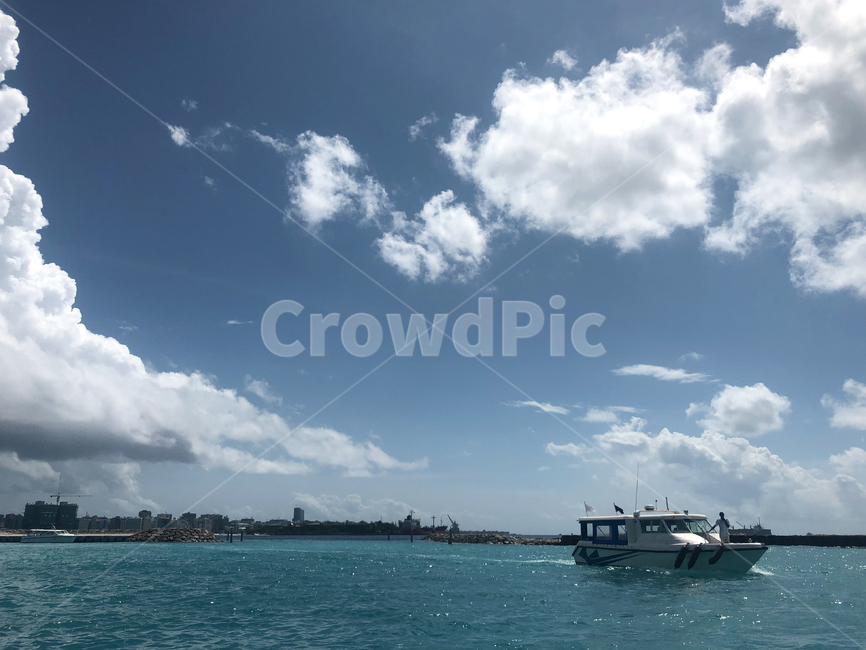 몰디브,maldives,휴양지,섬,island,하늘,colorful,sky,구름,cloud,자연,nature,바다,sea,ship,배,선박,유람선,boat,보트,transportation,교통,vessel,cruisegreen,로맨틱,romantic,ocean,대양,water,물,해안선,coast,연안,수평선,outdoors,옥외,물결,waves