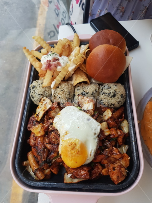 chicken,Fried egg,set menu,Chicken Ribs,food