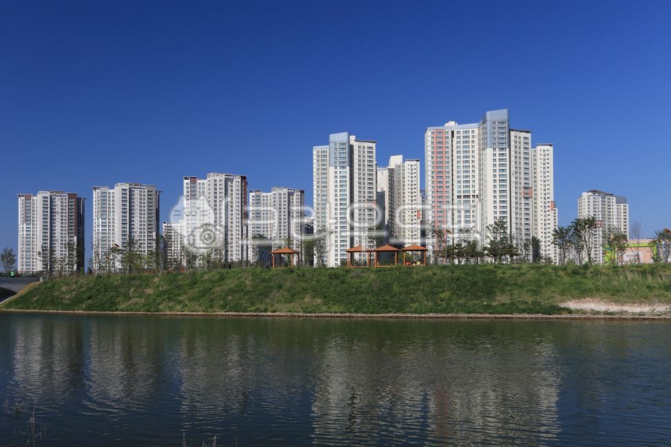 Incheon city,Incheon Metropolitan City,city,Cheongna International City,dwelling,skyline,house,building,Western,sight,River,high rise building,park,sky,Incheon,real estate,lake park,downtown,water,new city,international city,Cheongna Lake Park,highrise ap