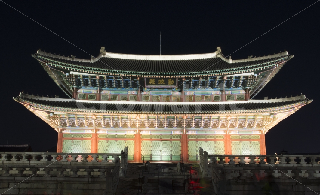 광화문,경복궁,경복궁야간개장,야간개장,야간사진,고궁,야경,밤,풍경,nightscape,night,landscape,랜드마크,landmark,tourist attraction,한국전통,한국문화,korean traditional,korean culture,architecture,건축물,pagoda,탑,shrine,신사,building,건물,worship,예배