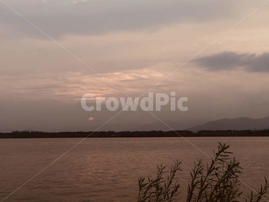 하늘,구름,감성사진,감성,햇살,햇빛,주황,풍경,색깔,색채,색감,sky,clouds,sunshine,nature,film,landscape,sensible,feeling,color,sense,sunset,해질녘