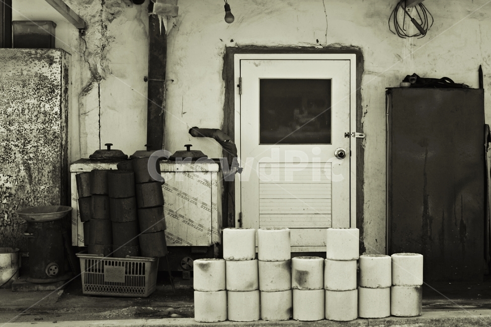 연탄,감성사진,briquet,보일러,winter,빈티지사진,빈티지느낌,빈티지감성,vintage,흑백,모노톤,monochrome,black and white