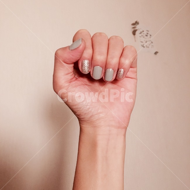 손,네일,메니큐어,광택,네일아트,마사지,피부관리,휴식,관리,피부,사람,인물,인간,human,person,신체일부,몸,body,손짓,표현,여성,여자,woman,female,lady,뷰티,미용,beauty