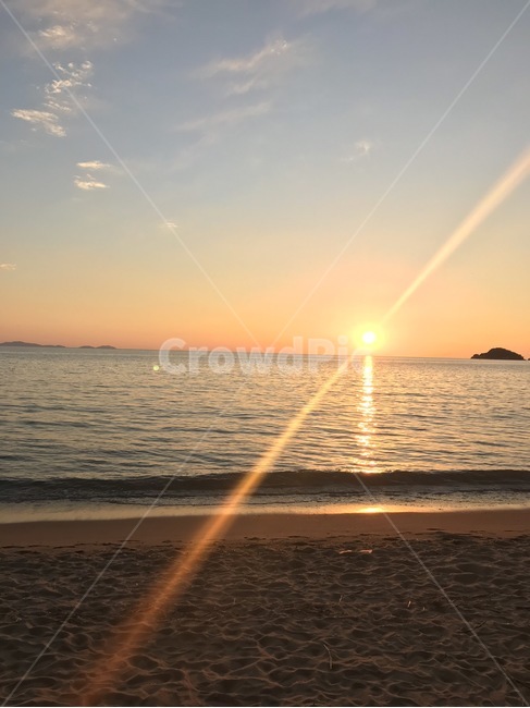 nature,자연,light,빛,sea,ocean,바다,인천,incheon,을왕리,을왕리바다,빛줄기,모래,가을바다,서해바다,파도,섬,모래사장,하늘,노을,노을바다,노을하늘,sky,영종도,sunset,wave,자연,풍경,nature,landscape,outdoors,옥외,flare,플레어