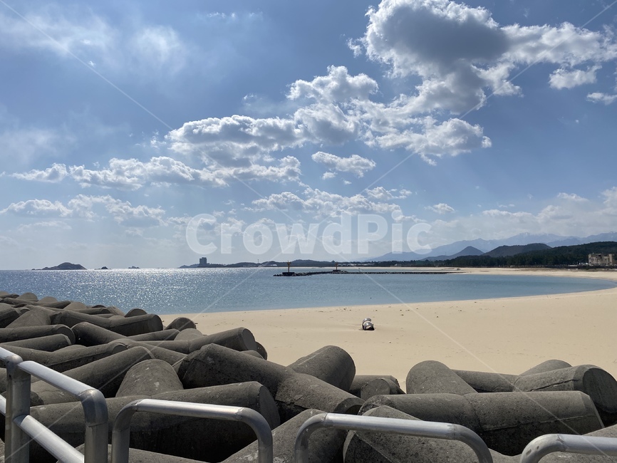 바다,해변,방파재,모래사장,하늘,구름,날씨좋은해변