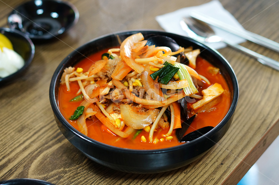 고기짬뽕,고기콩나물짬뽕,얼큰짬뽕,홍합짬뽕,짬뽕,식사,요리,dish,meal,food,중식,점심,중화요리,음식,식재료,요리,food,cook,meal,dishes,food reserves,중식,중국음식,중화요리,chinese food,chinese dishes,chinese meal,chinese cook