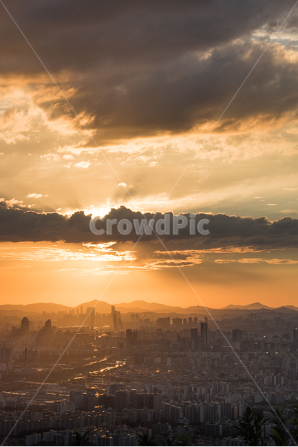 night view,city,sunshine,blur,nightview,Namhansanseong,scenery,building,cloud,Seoul,landmark,light blur,sky,setting sun,night,downtown,seoul,emotion,light,sunset,light spread,glow