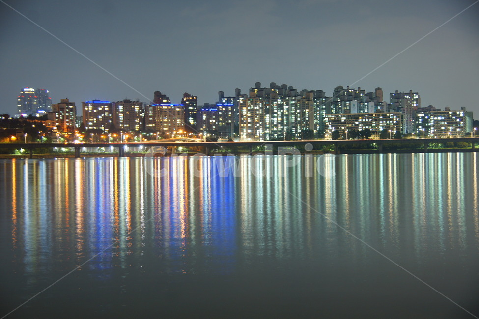 한강,야경,불빛,조명,도심,도시,도심야경,도시야경,야경,밤,풍경,nightscape,night,landscape,건축물,건물외관,exterior,building,structure,architecture,construction,water,물