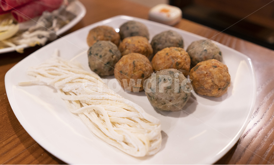 칼국수,샤브샤브칼국수,샤브칼국수,국수,만두,손만두,굴림만두,미트볼,음식,식재료,요리,food,cook,meal,dishes,food reserves