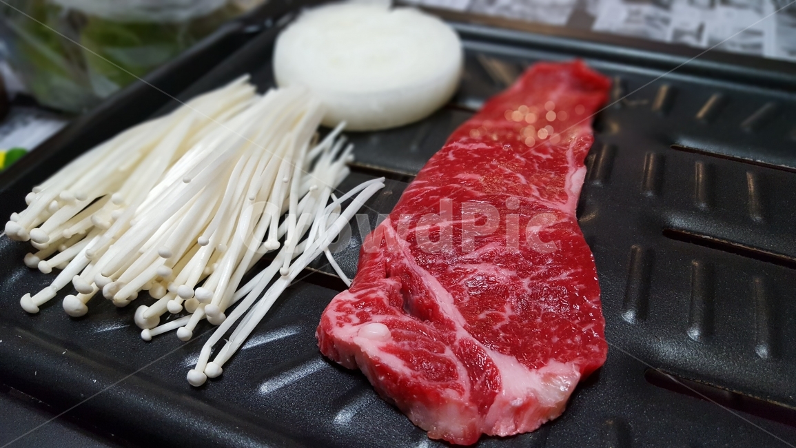 소고기,구이,버섯,팽이버섯,양파,음식,식재료,요리,food,cook,meal,dishes,food reserves,육류,고기,meat