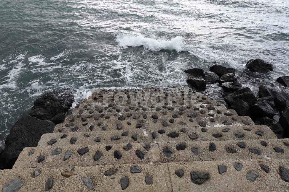 ocean,sea,water,outdoors,nature,rock,대양,물,옥외,자연,록,계단,바다,파도