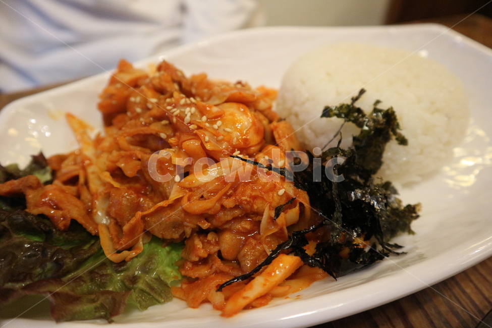 제육볶음,한식,제육덮밥,돼지고기,매운음식,음식,요리,한국음식,고기,볶음,볶음요리,고기반찬,밥,쌀,한끼,정식,한정식,제육,매운요리,고추장,식당,식사,김,잔반,양배추,반찬,끼니,깨,육류,김가루,쌀밥,매콤한,food,cook,cooking,rice,meal,dishes,foodreserves,meat,pork,spicyfood,spicydish,spicy