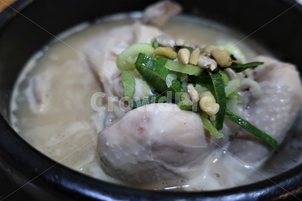 전통,한식,한방,삼계탕,보양식,닭요리,백숙,스테미너,인삼,뚝배기,복날,음식,식재료,요리,food,cook,meal,dishes,food reserves,한식,한국음식,한국요리,korean food,korean dishes,korean meal,korean cook