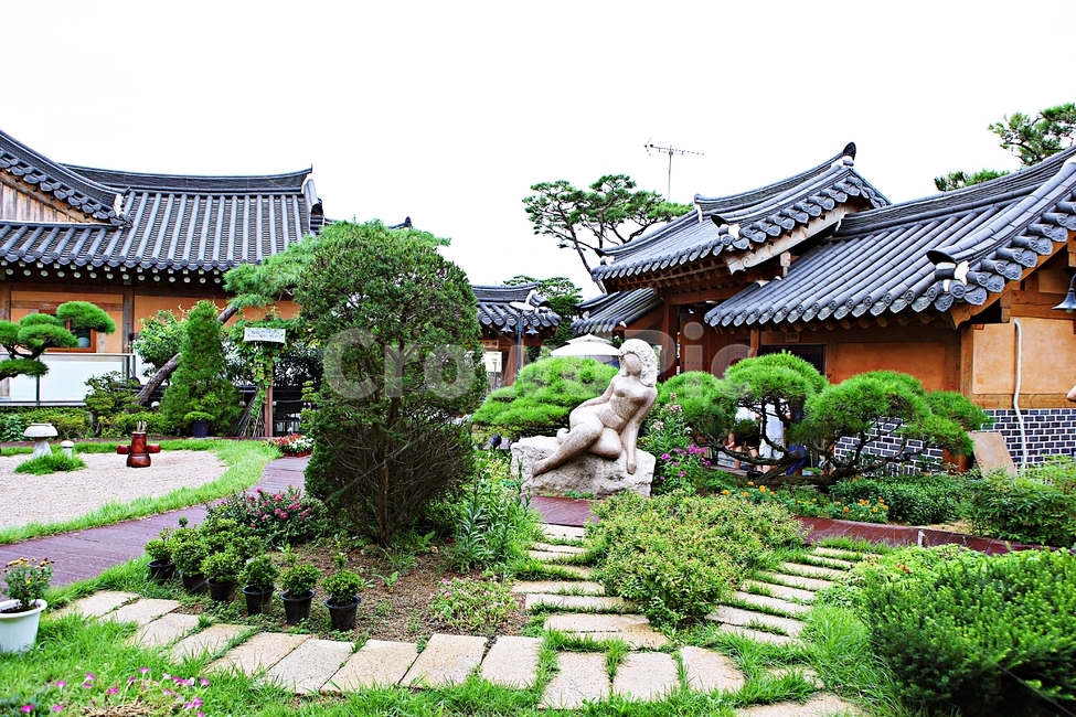도솔미술관,미술관,한옥,한옥집,전통집,기와집,집,풍경,자연,식물,나무