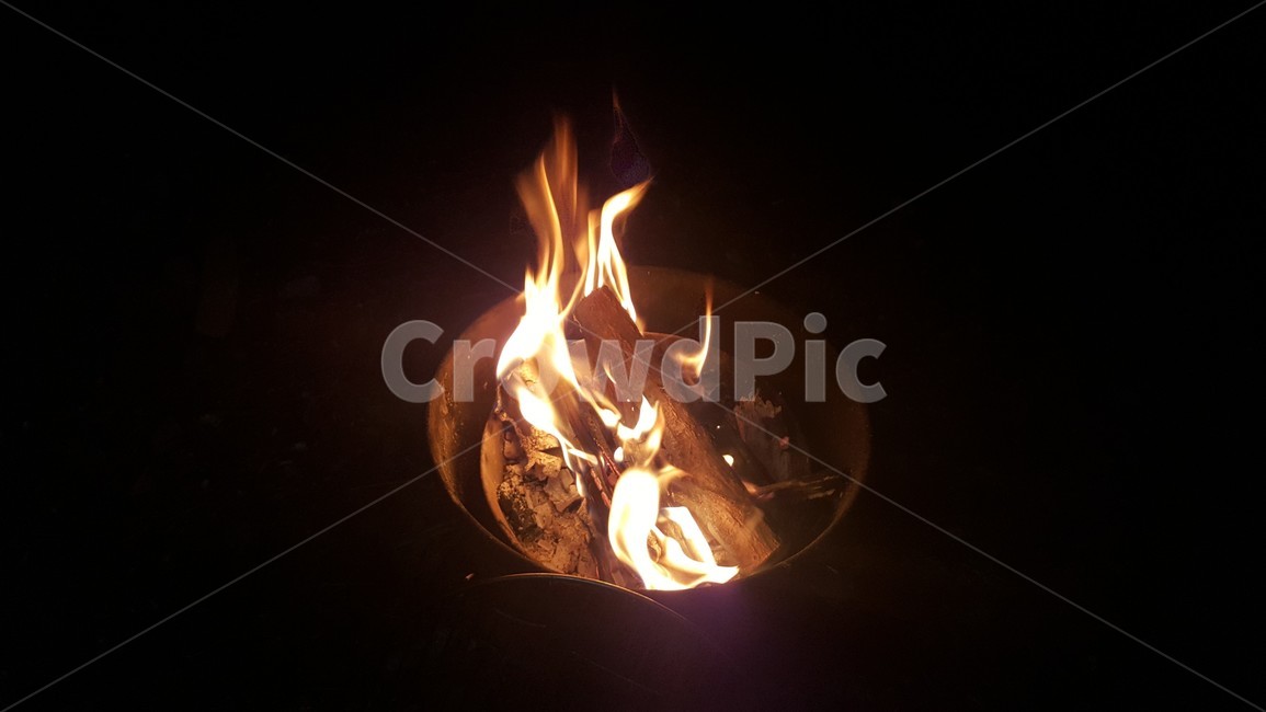 모닥불,캠프,캠핑,캠프파이어,여행,불,fire,밤,휴가,숯불,숯,불꽃,난로,열,장작불,활활타오는불,야경