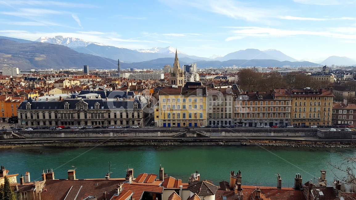 city,건물,town,도시,그르노블,metropolis,뾰족한탑,tower,architecture,roof,지붕,프랑스,grenoble,france,isere,이제르강,이제흐강,시티센터,알프스,세계도시풍경,해외도시풍경,외국도시풍경,world cityscape