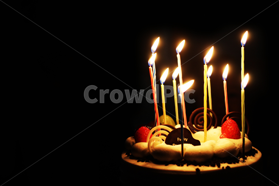 케이크,cake,생일케이크,birthdaycake,양초,촛불,candles,dessert,디저트,기념일,축하,anniversary,congratulation,celebrate,celebration