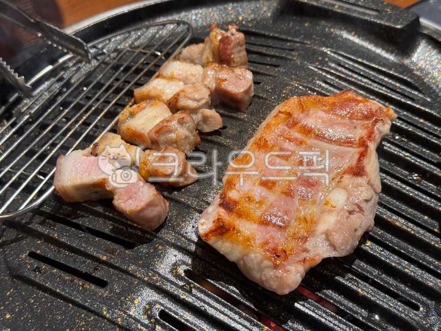 pork belly,grill,pork neck,meat,grill,cooking,food,meal,pork,meat,Korean food,korean,koreanmeal,koreanfood,food