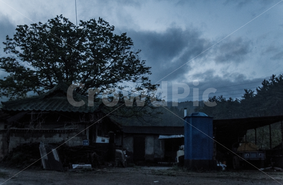 파랑,시골집,안개,푸른빛,어두움,시골,마을,풍경,landscape,country,rural,town