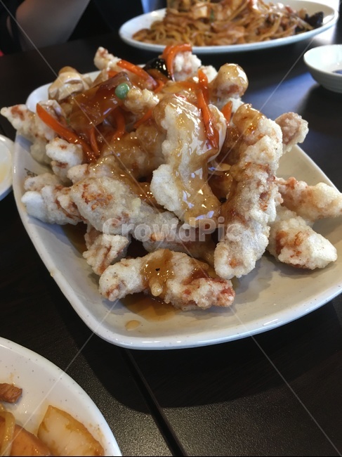 food,음식,dish,요리,meal,중식,쫄깃쫄깃,바삭바삭,바삭,탕수육,부먹,찍먹,새콤,달콤,식사