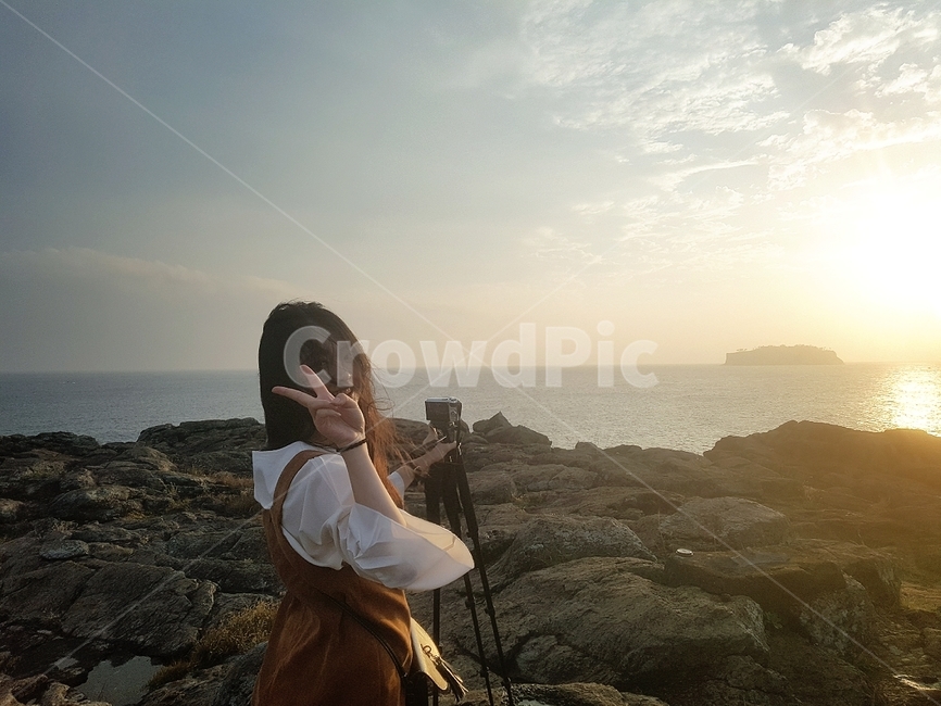 제주도올레,제주도올레7코스,photographer,사진작가,사람,person,제주도여행,바위,바다