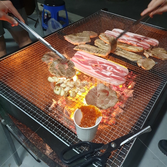 음식,food,바베큐,bbq,human,고기,삼겹살