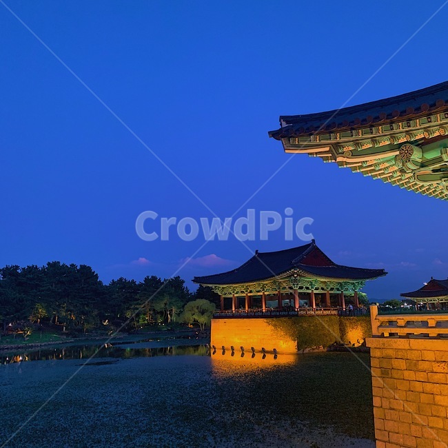 night view,Anapji Pond,Wolji Pond,Gyeongju,building,Hanok,eaves,Donggung Palace and Wolji Pond,architecture,Korea