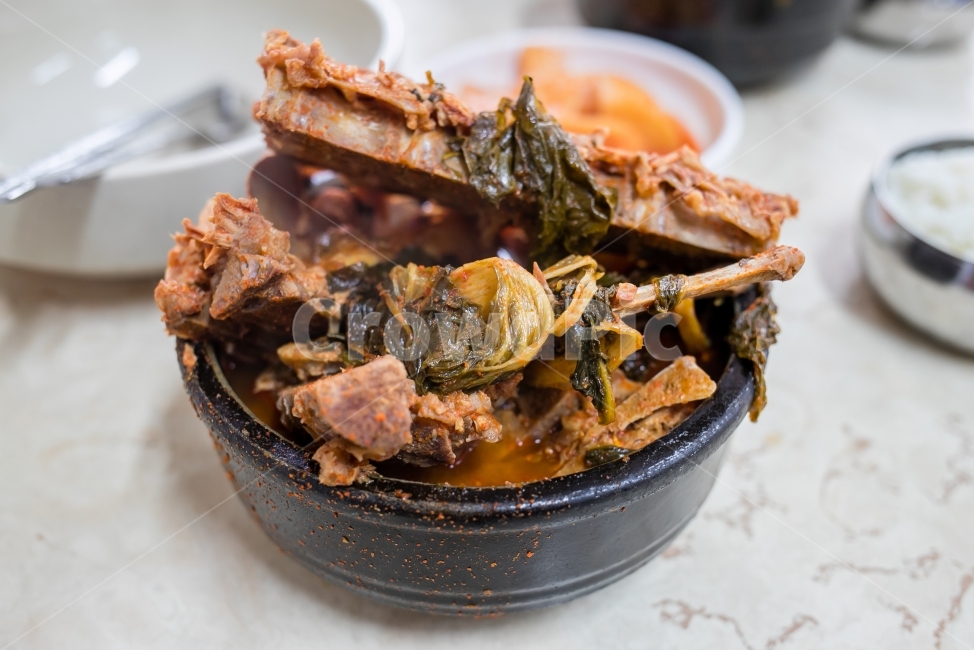 뼈해장국,음식사진,뼈다귀해장국,해장국,맛집,음식,식재료,요리,food,cook,meal,dishes,food reserves,육류,고기,meat,한식,한국음식,한국요리,korean food,korean dishes,korean meal,korean cook
