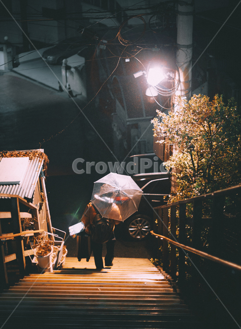 빛,골목길,밤,야경,비오는날,전봇대,길,light,가로등,조명,사람,계단,언덕,난간,야경,밤,풍경,nightscape,night,landscape,골목길,alley,감성,sensible,feeling,비,비오는날,rain,rainy