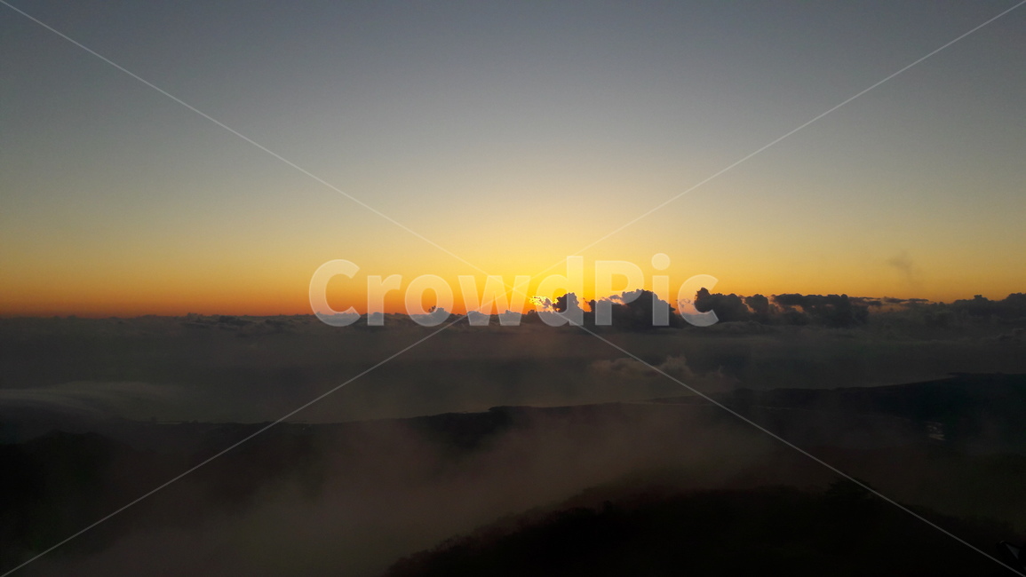 설악산,대청봉,일출,여명,운해,자연,풍경,nature,landscape,outdoors,옥외,sky,하늘,sunset,일몰,dusk,황혼,dawn,새벽,red sky,붉은 하늘