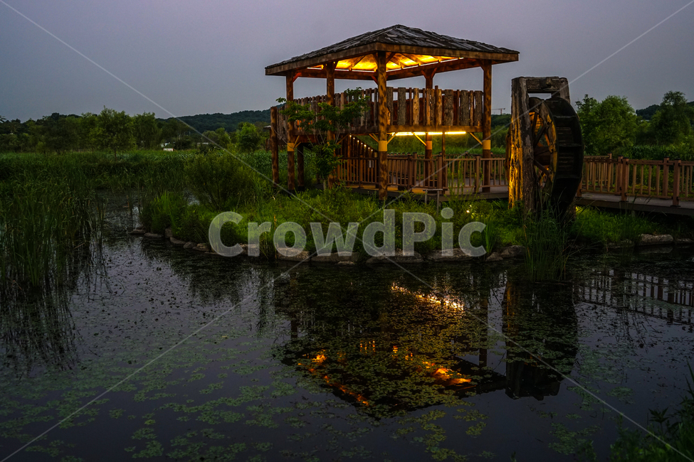 정자,공원,물레방아,반영,투영,호수공원,조명,자연,풍경,자연,풍경,nature,landscape,한국자연풍경,한국자연경관,korea nature landscape,야경,밤,nightscape,night
