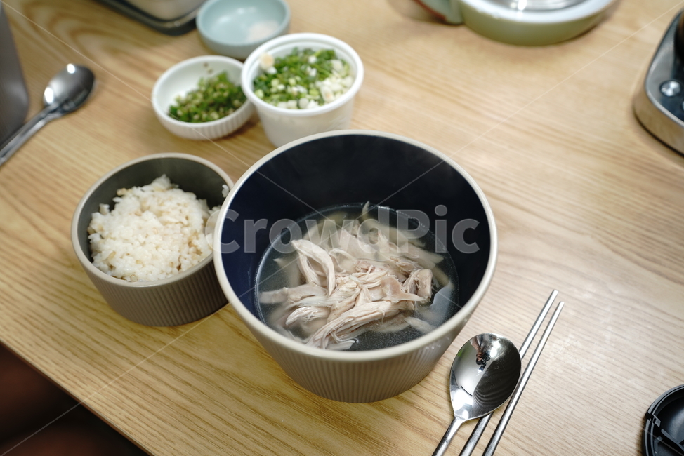 집밥,먹방,닭계장,닭고기,국물,국물요리,식사,음식,한식,닭,밥그릇,그릇,먹거리,푸드,국,음식,식재료,요리,food,cook,meal,dishes,food reserves,한식,한국음식,한국요리,korean food,korean dishes,korean meal,korean cook