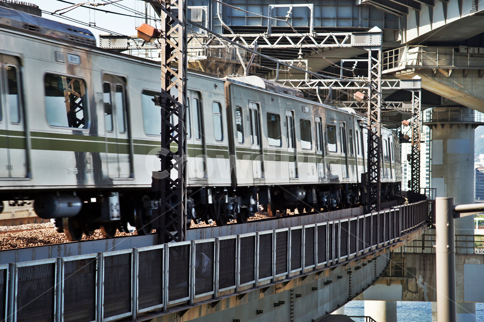 doubledecker bridge,Line 7,Han River Bridge,pier,subway,Cheongdam Bridge,bridge,track,train track,Han River