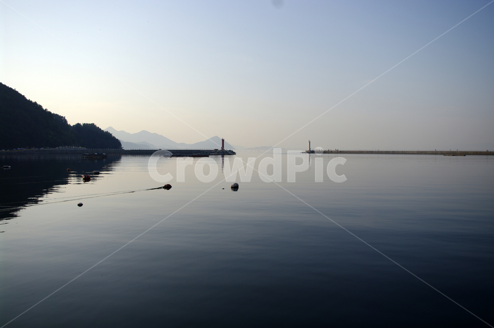 바다,풍경,등대,하늘,섬,등대,lighthouse,outdoors,옥외,land,땅,nature,자연,sea,ocean,대양,water,물,shoreline,해안선