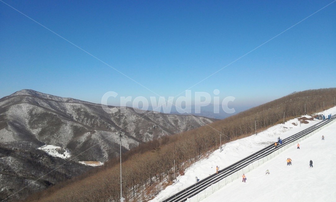 스키장,맑은겨울,슬로프,겨울스포츠,스키,스노우보드,겨울,계절,winter,season,자연,풍경,nature,landscape,slope,경사