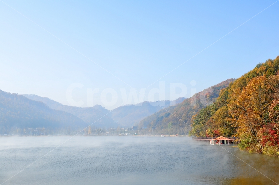 문광저수지,물안개,낚시터,몽환,여행,괴산,충북,가을,계절,fall,autumn,season,자연,풍경,nature,landscape,한국자연풍경,한국자연경관,korea nature landscape,outdoors,옥외,water,물