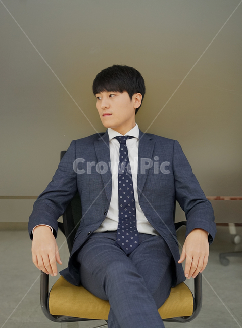정장,양복,비즈니스,사업가,남성,남자,슈트,직장인,회사원,사람,인물,인간,human,person,남성,남자,man,male,산업,industry,industrial,비즈니스,사업,business,service,work