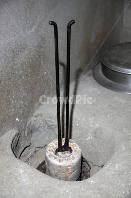 연탄,집게,연탄집게,부뚜막,아궁이,불,난방,오래된,복고,복고풍,옛날,부엌,화덕,빈티지,엔틱,생활,한국,70년대,부지깽이,연료,산업,industry,industrial,에너지산업,energy industry,incense,향