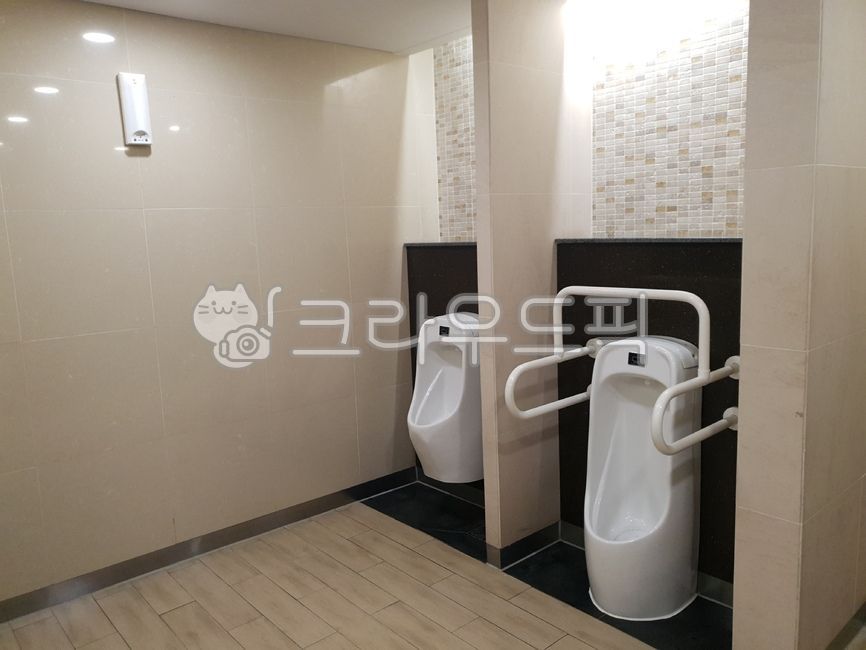 남자화장실,공항화장실,한국공항화장실,인천공항화장실,깨끗한화장실