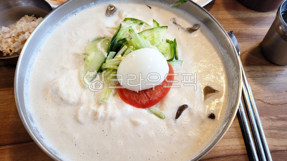 콩국수,여름별미,냉국수,면요리,noodles,시원한국수,여름음식,한식,한국요리,한국음식,요리,음식,food,meal,cook,koreanfood,koreanmeal,koreancook,한그릇,한그릇요리,토마토고명,계란고명,오이고명,얼음,건강식,웰빙