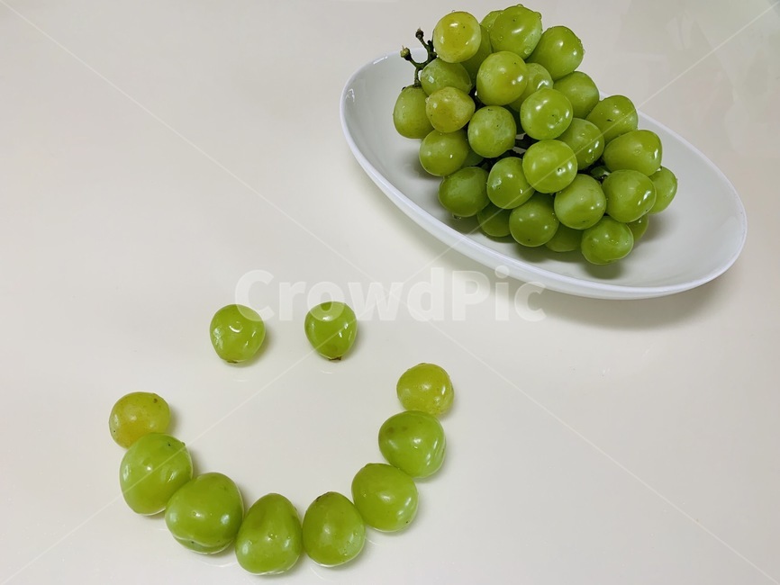 포도,과일,샤인머스캣,포도송이,스마일,간식,grapes,fruit,음식,식재료,요리,food,cook,meal,dishes,food reserves,과일,열매,fruit