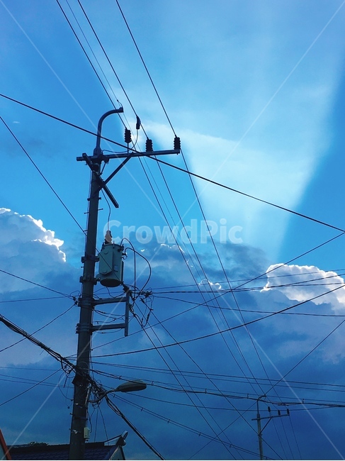 전신주,케이블,cable,utilitypole,골목길,구름,하늘,sky